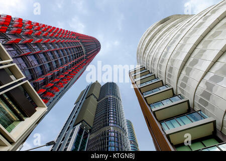 Il Anadara appartamenti residenziale e torri internazionale edifici a Barangaroo Sud precinct a Wulugul a piedi edifici, Sydney, Australia Foto Stock