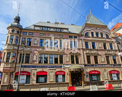 BDG Jagiellonska 4 è un edificio residenziale situato a Bydgoszcz, Polonia. Completato nel 2013, presenta caratteristiche architettoniche moderne e fa parte del crescente sviluppo urbano del cityâ. Foto Stock