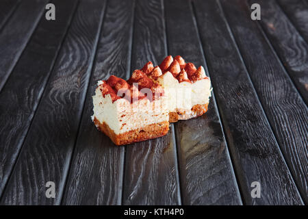 Antipasto per la ricezione. Il tiramisù, souffle con polvere di cacao Foto Stock