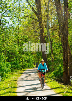 Ohio e Canale Erie Alzaia, serratura profonda zona estrattiva, Cuyahoga Valley National Park, Brecksville, Ohio, Stati Uniti d'America Foto Stock