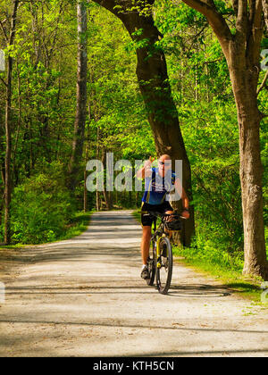 Ohio e Canale Erie Alzaia, serratura profonda zona estrattiva, Cuyahoga Valley National Park, Brecksville, Ohio, Stati Uniti d'America Foto Stock