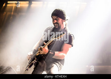 Il danese hard rock band Volbeat esegue un concerto dal vivo a Oslo Spektrum. Qui il chitarrista Rob Caggiano è visto dal vivo sul palco. Norvegia, 26/10 2016. Foto Stock