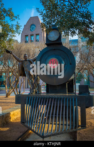 La scultura al di fuori di Frisco City Hall di Frisco, Texas. Frisco è una città in Collin e Denton contee in Texas, nel Dallas-Fort Worth metroplex. Foto Stock