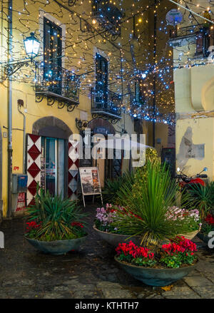 L'incredibile "Luci d'Artista" (artista luci) in Salerno durante il tempo di Natale, Campania, Italia. Foto Stock