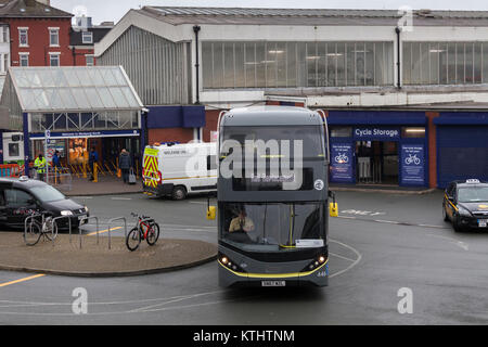 24/12/2017 Blackpool North Rail bus sostitutivo, la stazione è in corso di ristrutturazione come parte delle opere di elettrificazione nel corso di un mese 4 blocco Foto Stock