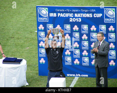 La cerimonia di premiazione della IRB Pacific Nations Cup 2013 ha riconosciuto le migliori prestazioni nel torneo di rugby, mostrando i risultati degli atleti. Foto Stock