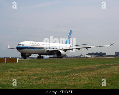 B 6501 Airbus A330 343E da China Southern Airlines pic1 Foto Stock