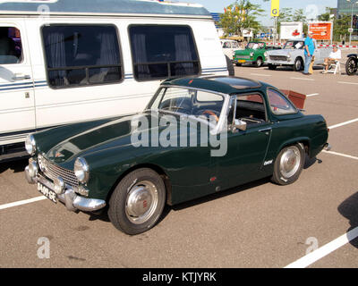 La Austin Healey Sprite è una classica auto sportiva britannica. Nota per il suo design compatto e la manovrabilità agile, la Sprite è stata prodotta dalla fine degli anni '1950 all'inizio degli anni '1970, diventando un simbolo di auto sportive a prezzi accessibili. Foto Stock