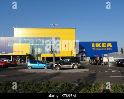 BDG IKEA è un punto vendita della multinazionale svedese di mobili IKEA. Il negozio offre un'ampia gamma di articoli per la casa e arredi a prezzi accessibili. Foto Stock