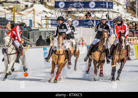 Polo giocatore durante la Coppa del mondo di polo neve 2011 Match Germania-Svizzera, St.Moritz, Svizzera Foto Stock