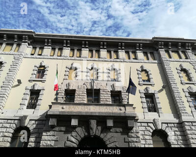 La filiale della Banca d'Italia a Trieste è un'importante istituzione finanziaria della città. Svolge un ruolo significativo nell'economia locale e nel sistema finanziario italiano. Foto Stock