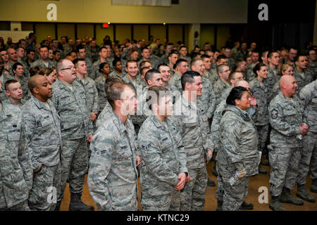 WASHINGTON, D.C. - - Pennsylvania Guardia Nazionale truppe ascoltare la 57th inaugurazione presidenziale briefing da U.S. La polizia del parco a gennaio 19, 2013. La 57th inaugurazione presidenziale si è tenuta a Washington D.C. il lunedì, 21 gennaio, 2013. L'Inaugurazione incluso il giuramento presidenziale in occasione della cerimonia inaugurale, indirizzo, Parata inaugurale e numerosi balli inaugurali e cene di gala in onore del Presidente eletto degli Stati Uniti. Durante i dieci giorni di periodo inaugurale circa 6.000 Guardia Nazionale di personale da oltre 30 Stati e territori ha lavorato per Joint Task Force-District di Columbia, Foto Stock