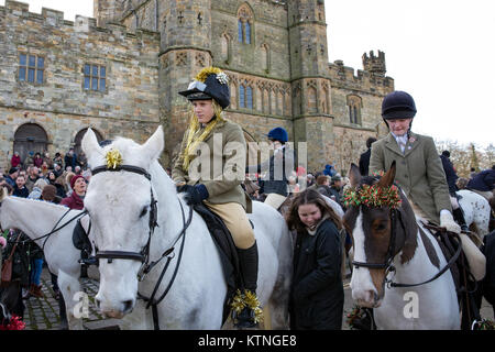 Battle, Regno Unito. 26 dicembre 2017, Boxing Day East Sussex e Romney Marsh incontro di suoneria in battaglia una storica cittadina inglese, Inghilterra. Credito: Jason Richardson / Alamy Live News Foto Stock