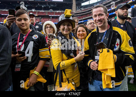 Houston, TX, Stati Uniti d'America. 25 Dic, 2017. Pittsburgh Steelers fans prima di NFL di una partita di calcio tra la Houston Texans e Pittsburgh Steelers a NRG Stadium di Houston, TX. Lo Steelers ha vinto il gioco 34 a 6.Trask Smith/CSM/Alamy Live News Foto Stock