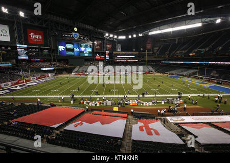 Phoenix, AZ, Stati Uniti d'America. Il 26 dicembre, 2017. NCAA Football Cactus 2017: Chase Field al Kansas State Wildcats vs UCLA Bruins al Chase Field di Phoenix su dicembre 26, 2017 (assoluta fotografo completo & Company Credit: Jevone Moore/Cal Sport Media/Cal Sport Media (rete televisione vi preghiamo di contattare il vostro rappresentante di vendita per uso televisivo. Credito: csm/Alamy Live News Foto Stock