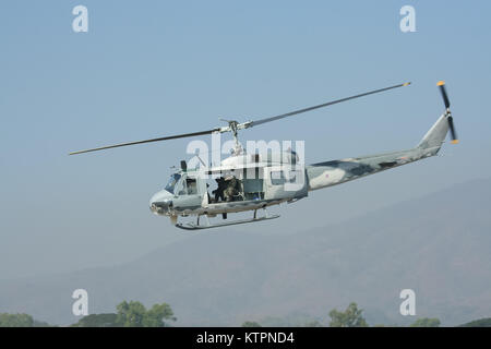 CHIANGMAI , della Thailandia - gennaio 12 2008: 20313 Bell UH-1H Iroquois (205) del Royal Thai Air Force. Mostra nella Giornata dei bambini. Foto di Aeroporto di Chiangmai. Foto Stock