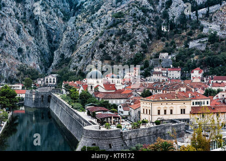 Fortificata città vecchia di Kotor, Montenegro. Foto Stock