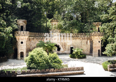 Portale di tutori in Quinta da Regaleira a Sintra, Portogallo. Foto Stock