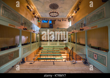 Vista dal palco al Georgian Storico Theatre Royal, uno di Gran Bretagna più antichi teatri, costruito nel 1788, Richmond, North Yorkshire, Inghilterra. Foto Stock