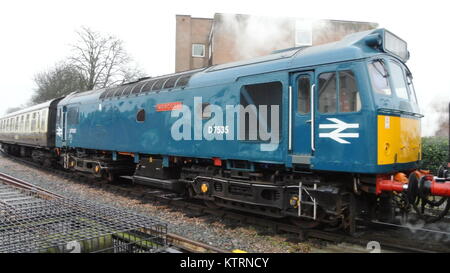 Il Dartmouth Steam Railway ' Santa speciale ' trainato da 75014 ' Braveheart ' e extra tirando la potenza prevista dal D7535 ' ' di mercurio. Foto Stock