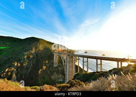 Bixby Bridge su autostrada, California Foto Stock