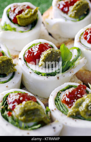 Mozzarella tapas in vendita presso il Mercado de San Miguel Mercato, Madrid, Spagna Foto Stock