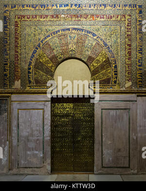 Cordoba, Spagna - 26 Ottobre 2015: belle decorazioni all'interno della moschea cattedrale di Cordoba. La Mezquita (spagnolo per 'Mosque') di Cordoba è un bea Foto Stock