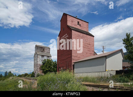 Elevatori della granella in Creston, British Columbia, Canada Foto Stock