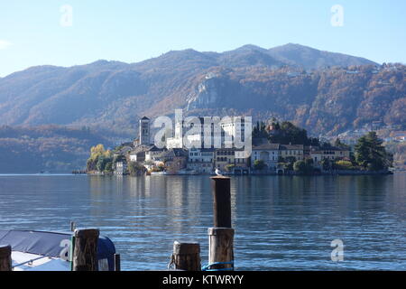 Orta San Giulio isola nel Lago d'Orta, Piemonte, Italia Foto Stock