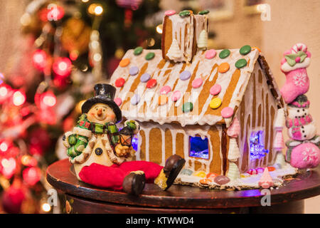 Natale gingerbread cookie house. celective focus Foto Stock