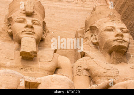 Il Grande Tempio (Tempio di Ramses II), Abu Simbel, Sito Patrimonio Mondiale dell'UNESCO, Egitto, Africa Settentrionale, Africa Foto Stock