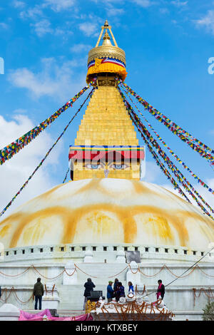 Più grande Stupa asiatici, Stupa Boudhanath, Sito Patrimonio Mondiale dell'UNESCO, Kathmandu, Nepal, Asia Foto Stock