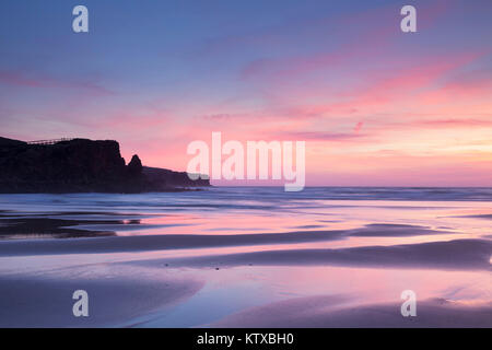 Praia da Borderia spiaggia al tramonto, Carrapateira, Costa Vicentina, west coast, Algarve, Portogallo, Europa Foto Stock