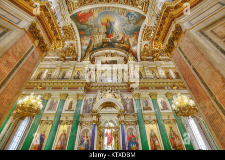 Le pareti interne e il soffitto, San Isaac, Sito Patrimonio Mondiale dell'UNESCO, San Pietroburgo, Russia, Europa Foto Stock