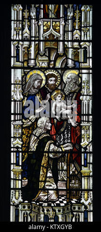 Vetrata di Powell & Sons raffigurante la Presentazione di Gesù nel tempio, la Chiesa di Santa Maria, Stratford St Mary, Suffolk, Inghilterra; Pre Foto Stock