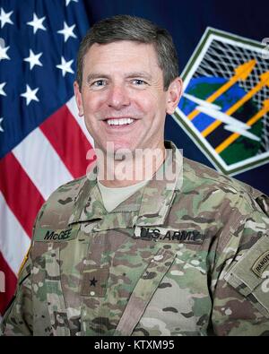 Ritratto ufficiale degli Stati Uniti Esercito Cyber Command vice comandante generale delle operazioni JP McGee Luglio 25, 2017 a Washington, DC. Foto Stock