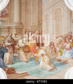Affresco raffigurante l ordinazione sacerdotale di San Magno di Fussen, Saint Mang, nella Basilica di Fussen, Baviera, Germania. Foto Stock