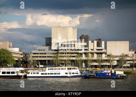 Architettura Brutalist Londra: il Royal National Theatre brutalist / edificio brutalism da Denys Lasdun. Southbank, London, Regno Unito Foto Stock