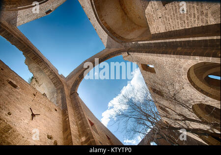 La Chiesa di Santa Maria dello Spasimo si trova nella Kalsa, una delle parti più antiche della città di Palermo. La chiesa, costruita nel XVI sec, è uno Foto Stock