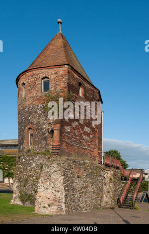 Il medievale North West Tower, parte della città storica parete in Great Yarmouth, Regno Unito Foto Stock