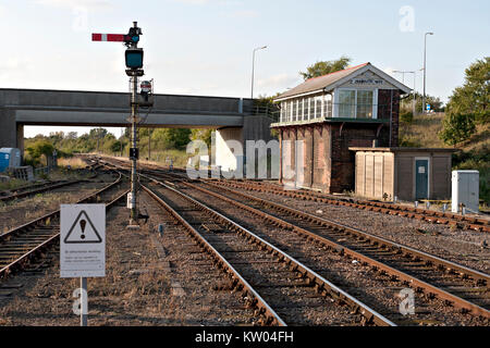 Il semaforo di segnalazione ferroviaria a Great Yarmouth stazione ferroviaria. Foto Stock