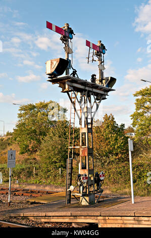 Il semaforo di segnalazione ferroviaria a Great Yarmouth stazione ferroviaria Foto Stock