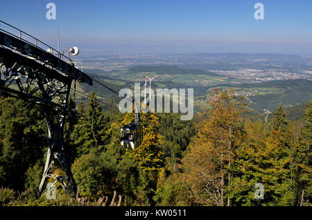 Foresta Nera, mostrano nel paese funivia, vista di Freiberg e Reno livello del terminale superiore, Schwarzwald, Schau ins Land, Seilbahn Ansicht v Foto Stock