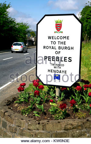 Benvenuto a Peebles signpost, Scottish Borders town, Scozia Foto Stock