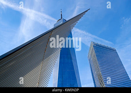 Dettaglio dell'occhio nella parte anteriore di One World Trade Center, Manhattan, New York New York Foto Stock