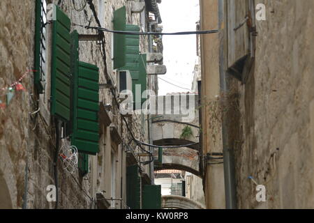 Dettagli architettonici del IV secolo nel palazzo di Diocleziano a Split, Croazia Foto Stock