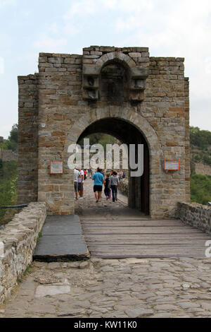Ingresso della fortezza Tsarevets a Veliko Tirnovo, Bulgaria Foto Stock