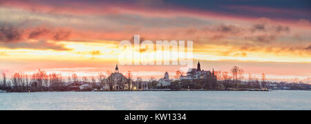 Helsinki, Finlandia. Vista panoramica di Sunrise paesaggio di Blekholmen Valkosaari Isola e Luoto isola. Foto Stock