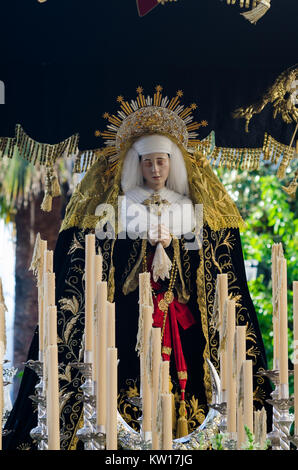 Badajoz Spagna lunedì. aprile 14. 2017. Venerdì Santo. Processione della Settimana Santa in Badajoz. Foto Stock