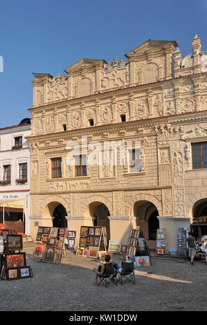 San Nicola (sinistra) e San Cristoforo (destra) townhouses. Kazimierz Dolny, Lublino voivodato, Polonia. Foto Stock